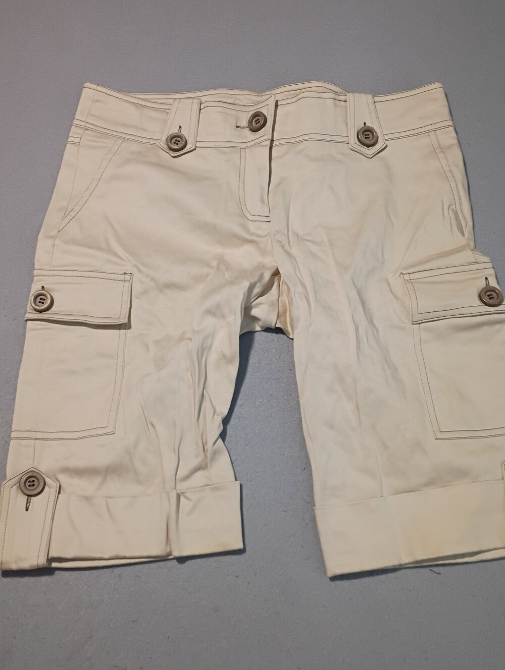 Cache Y2K Cream Cargo Capri Shorts with Button Accents 8